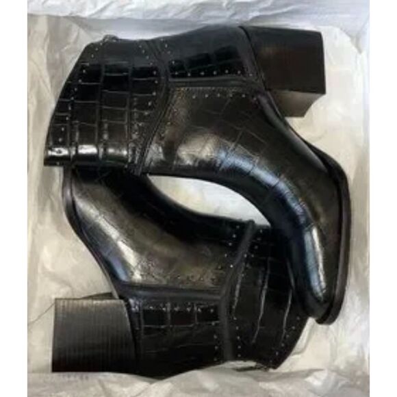 Donald J. Pliner / Gemini D2 Distressed Croc Black Short Shaft Boot / Size 9 - Picture 4 of 7